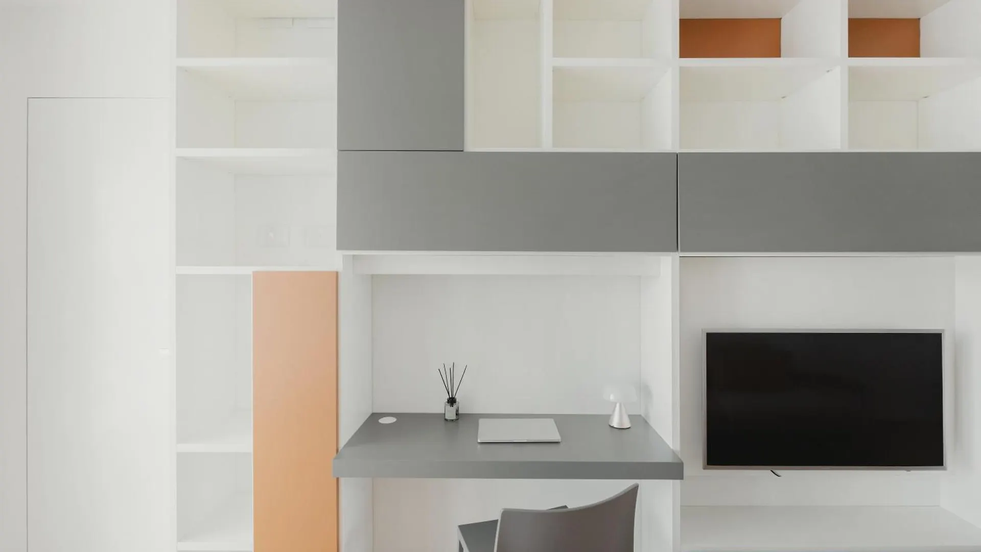 מילאנו Gohost - Skyline Apartment Walking Distance From Central Station 0*,  איטליה