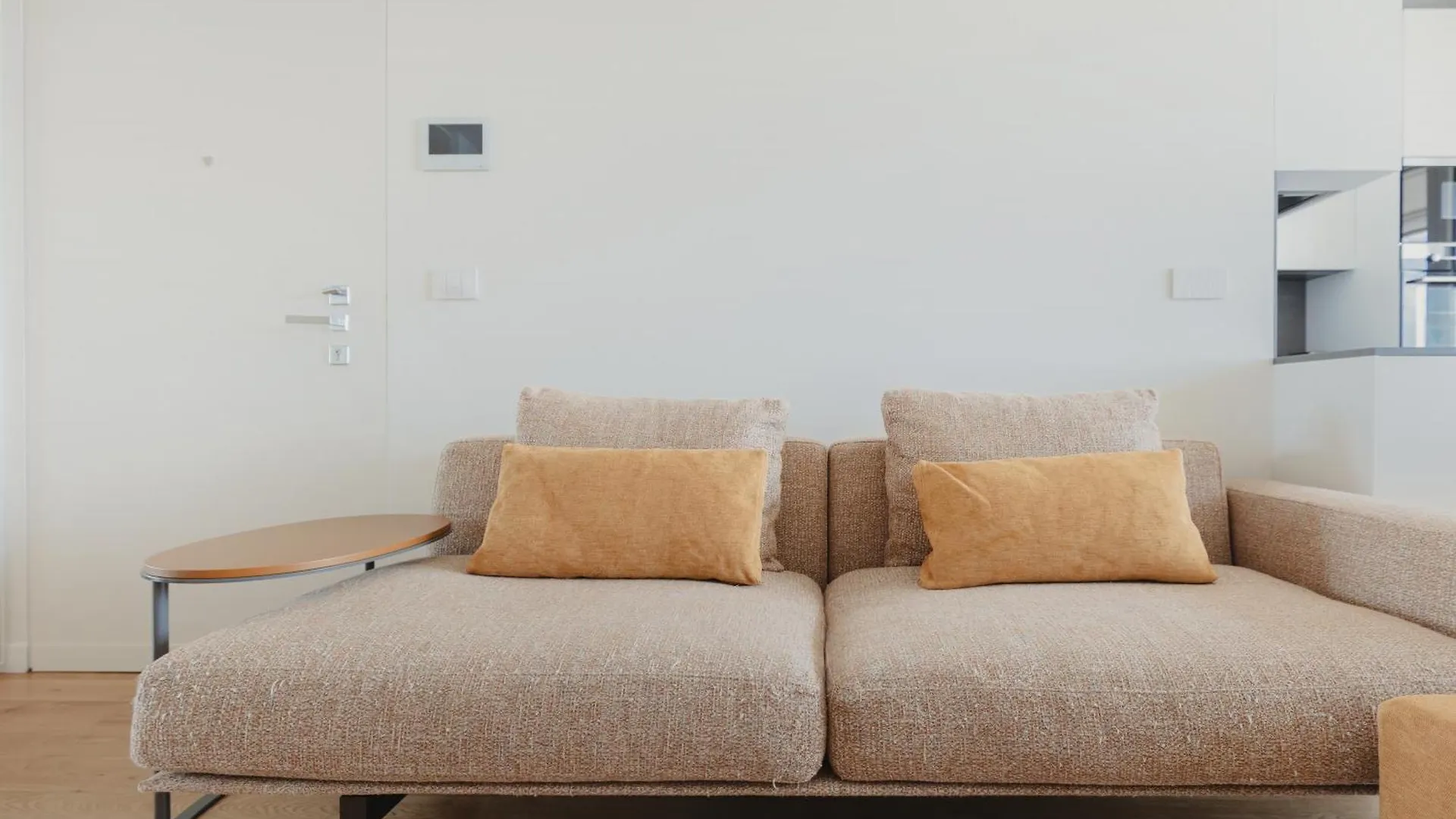 Gohost - Skyline Apartment Walking Distance From Central Station ميلان 0*,  إيطاليا